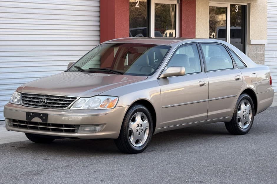 2003 Toyota Avalon sold for $8,300