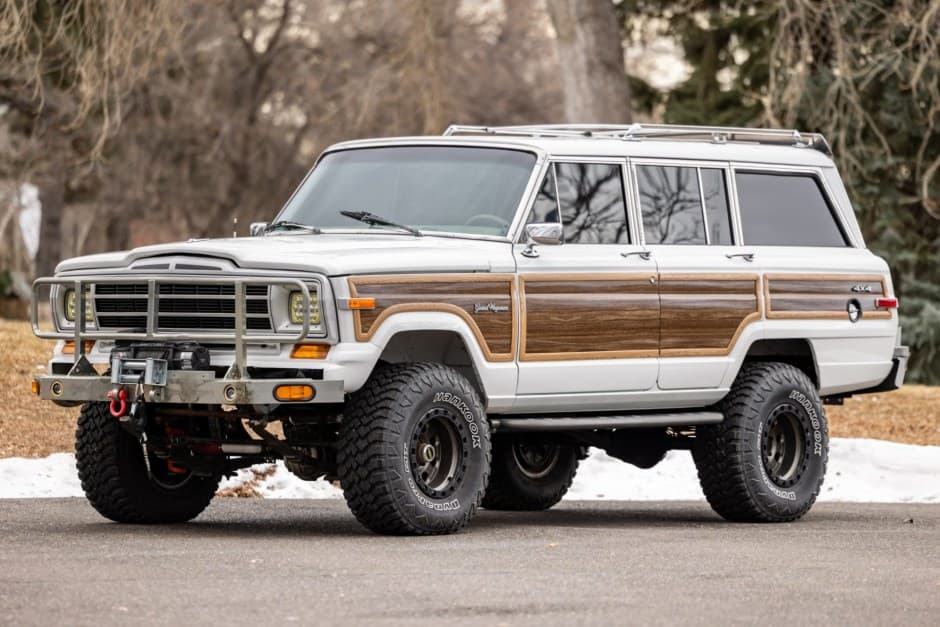 1991 Jeep SJ Grand Wagoneer sold for $37,000