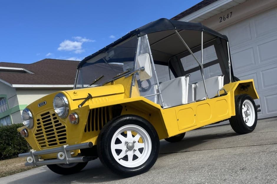 1975 Mini Moke Classic sold for $27,000