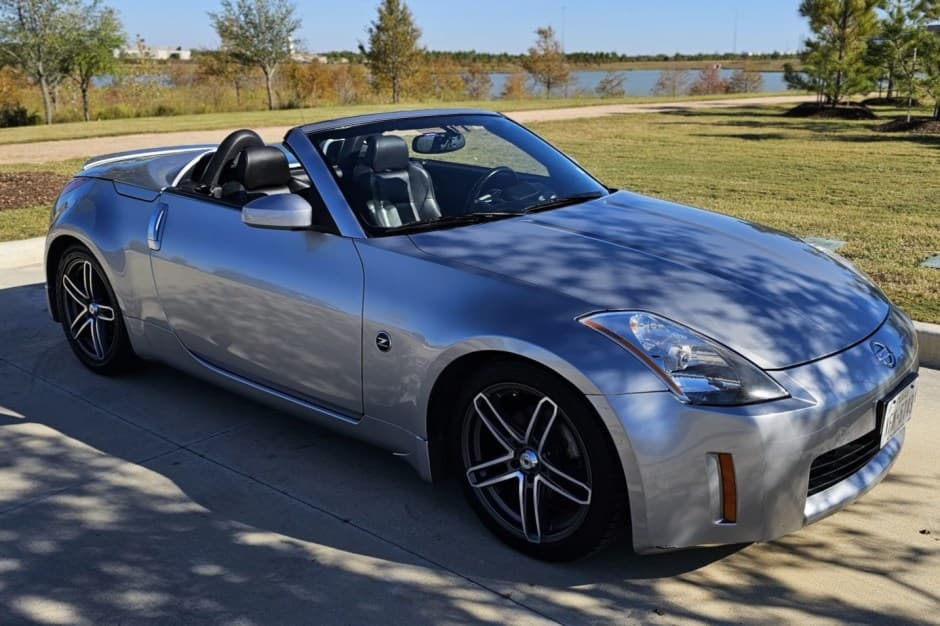 2004 Nissan 350Z sold for $8,200