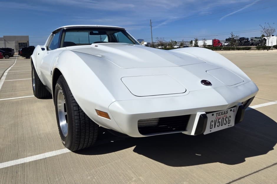 1976 Chevrolet Corvette C3 Coupe (1973-1982) sold for $19,000