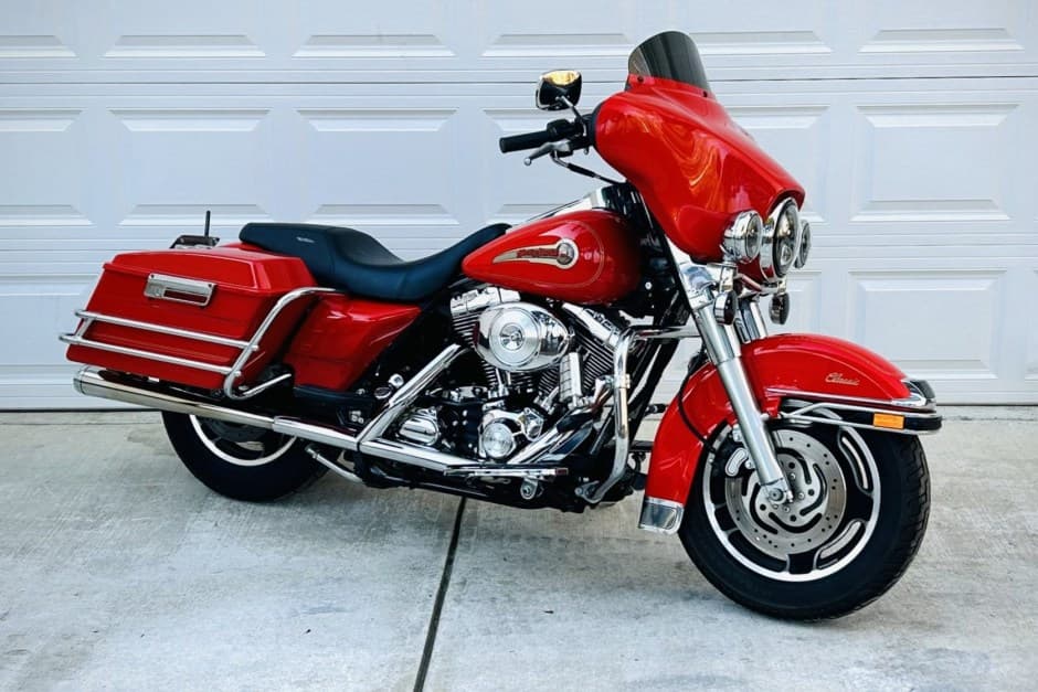 2002 Harley-Davidson Touring sold for $6,800