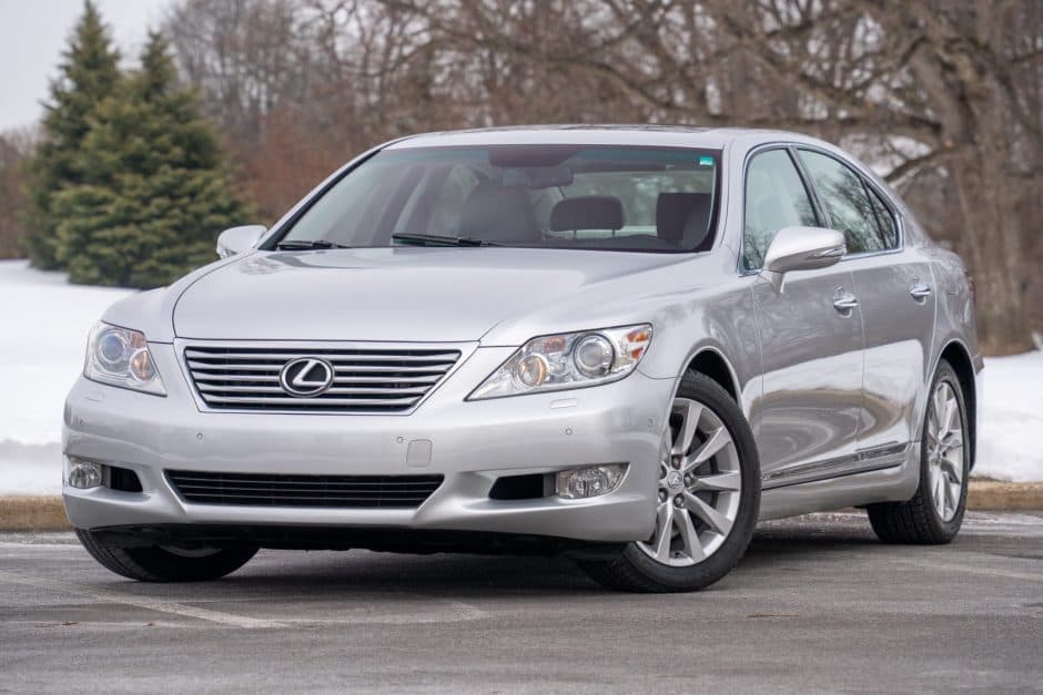 2011 Lexus LS Sedan sold for $27,750