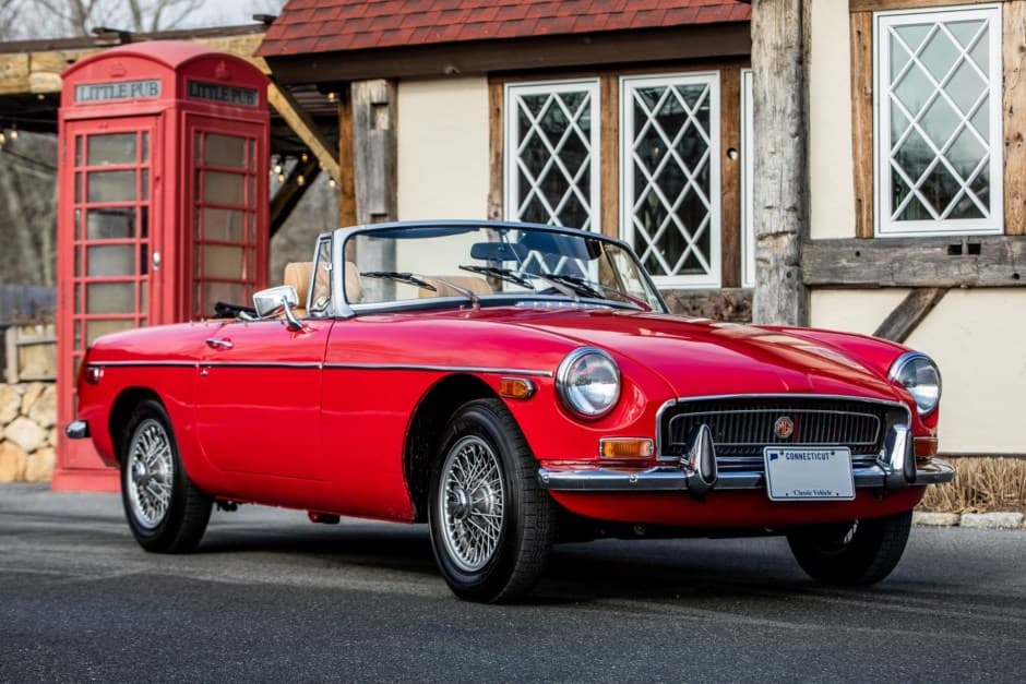 1972 MG MGB sold for $12,050