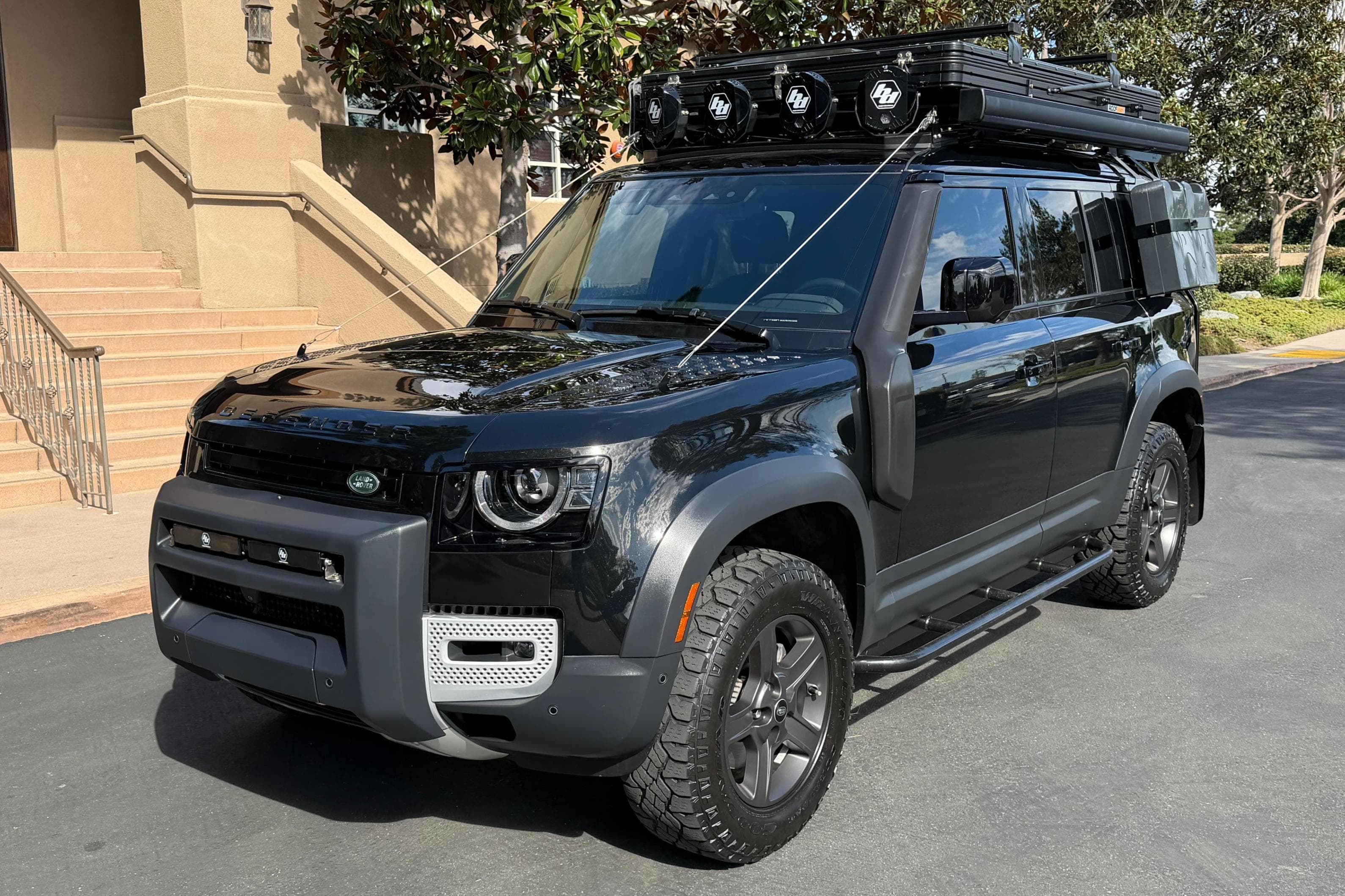 2023 Land Rover Defender sold for $62,500
