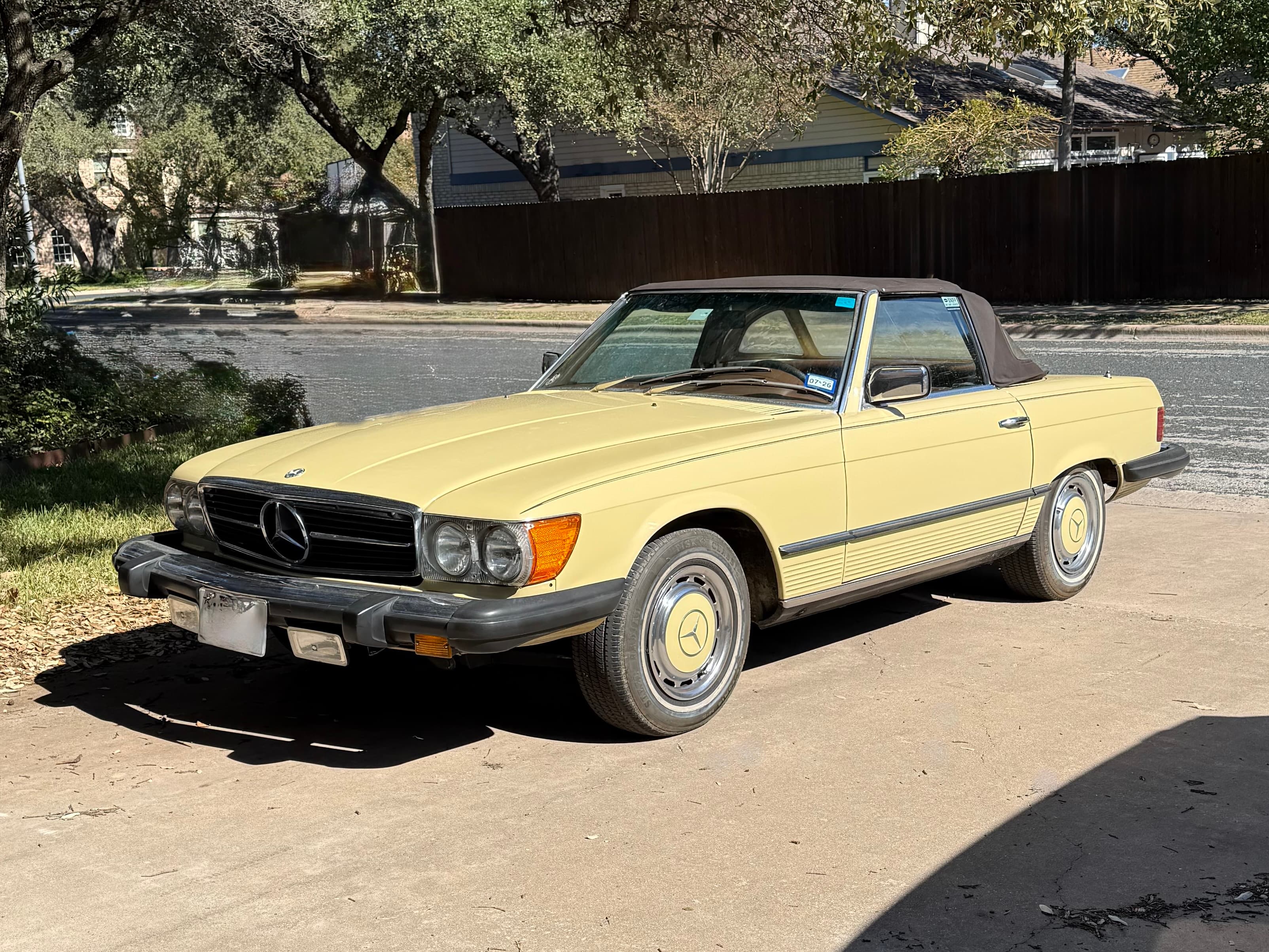 1977 Mercedes-Benz 450SL sold for $9,250