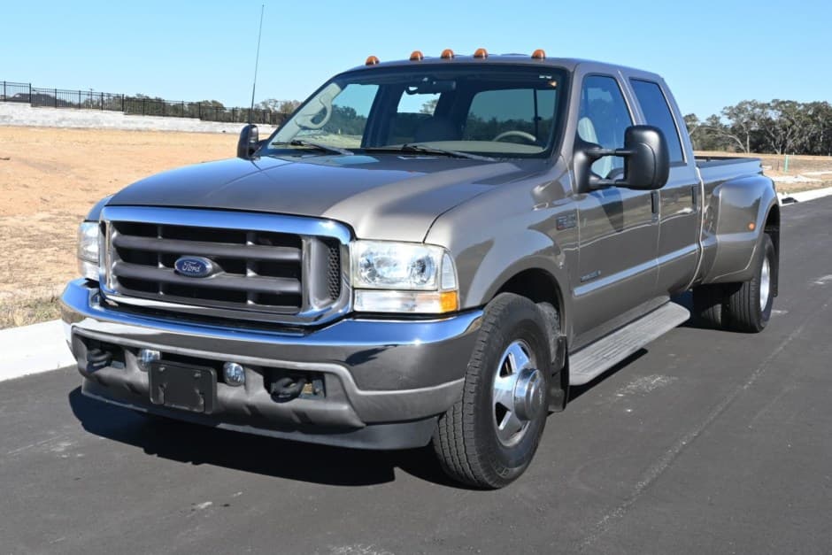 2002 Ford Super Duty 1999-2007 sold for $31,500