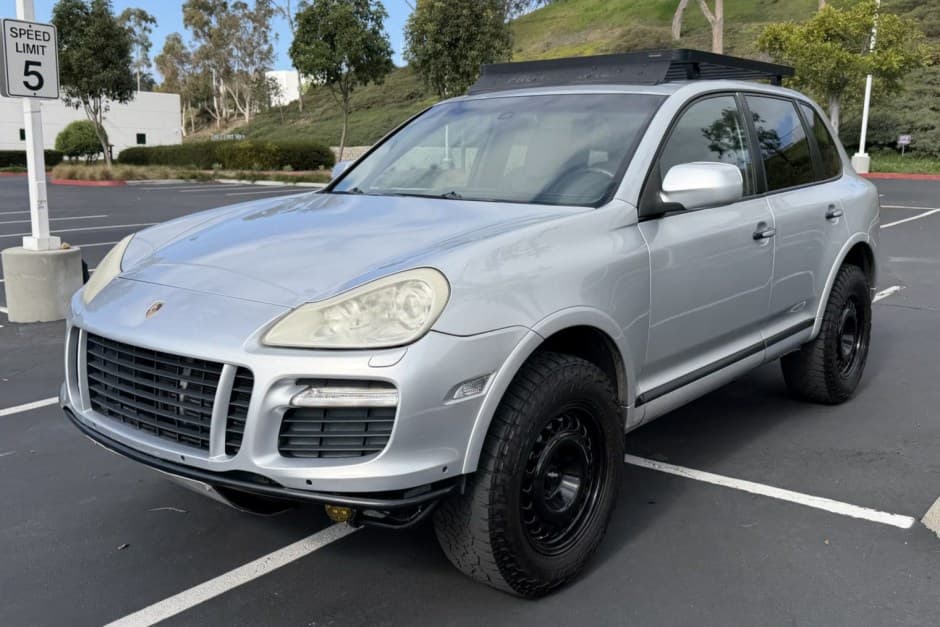 2008 Porsche 955/957 Cayenne (2003-2010) sold for $29,000