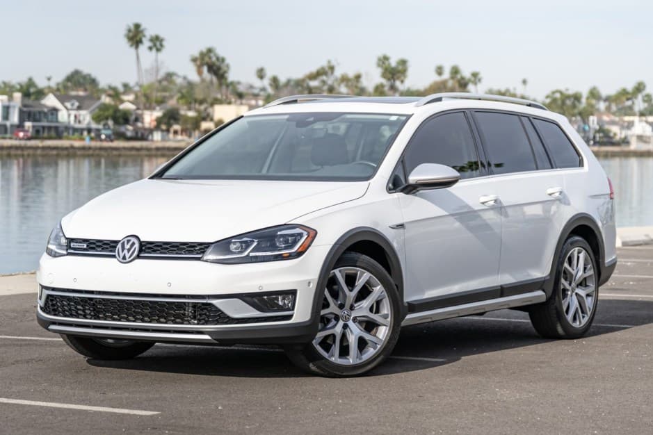 2019 Volkswagen Golf & Rabbit sold for $35,750