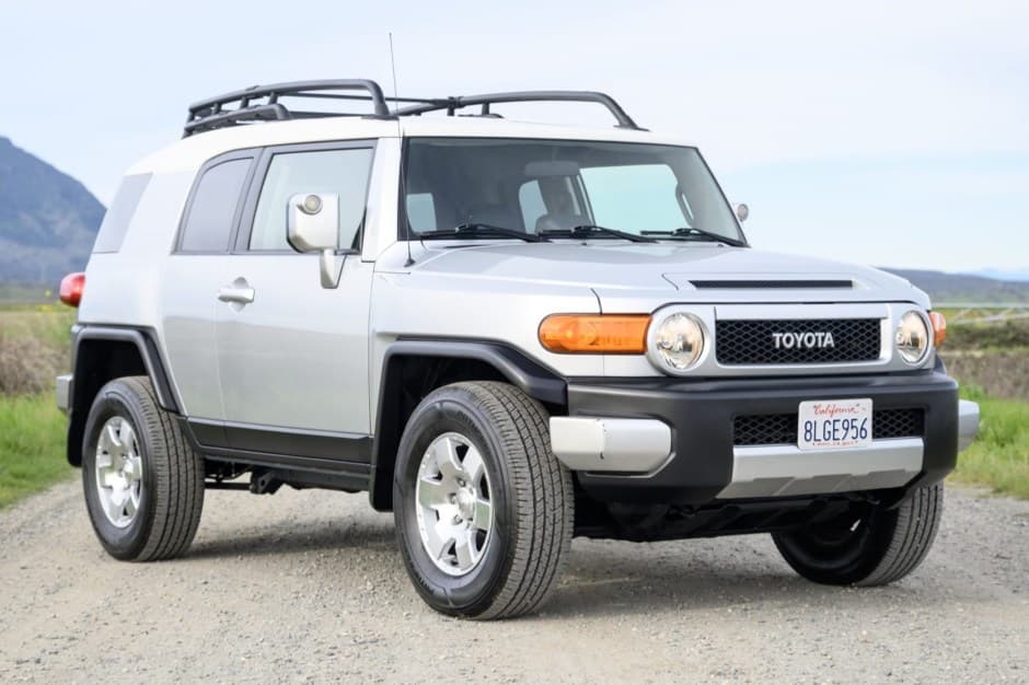 2007 Toyota FJ Cruiser sold for $24,000