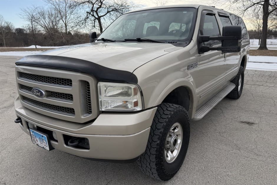 2005 Ford Excursion sold for $16,000