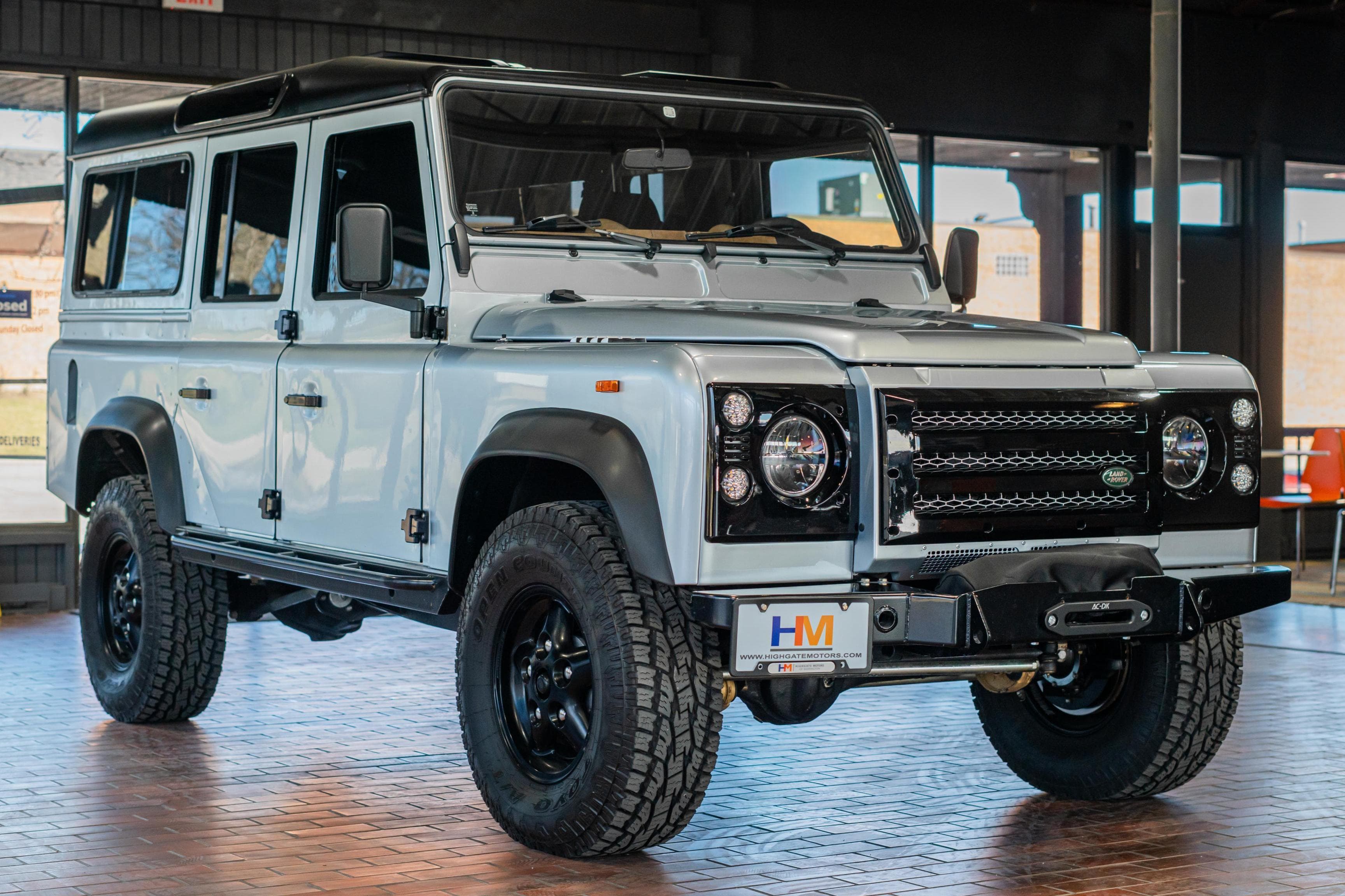1987 Land Rover Defender sold for $75,000