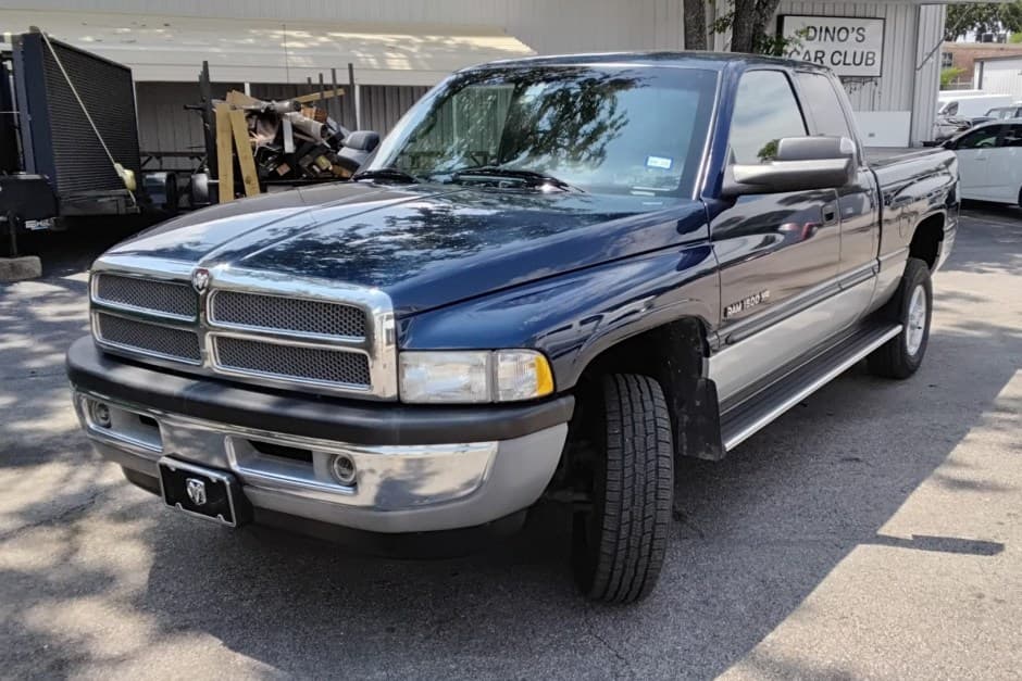2000 Dodge Ram 1500 (1994-2001) sold for $10,250