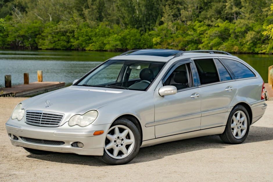2004 Mercedes-Benz W203 C-Class sold for $3,800