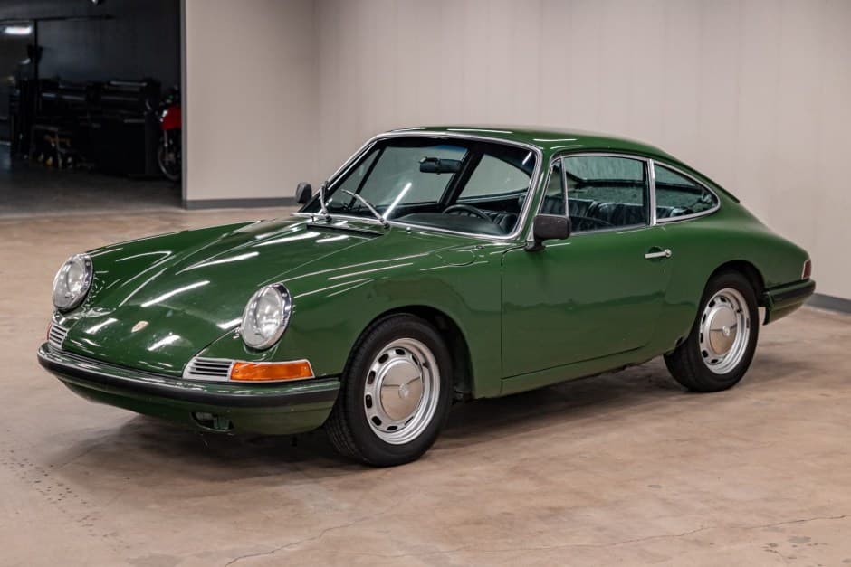 1967 Porsche SWB 911 (1965-1968) sold for $26,100