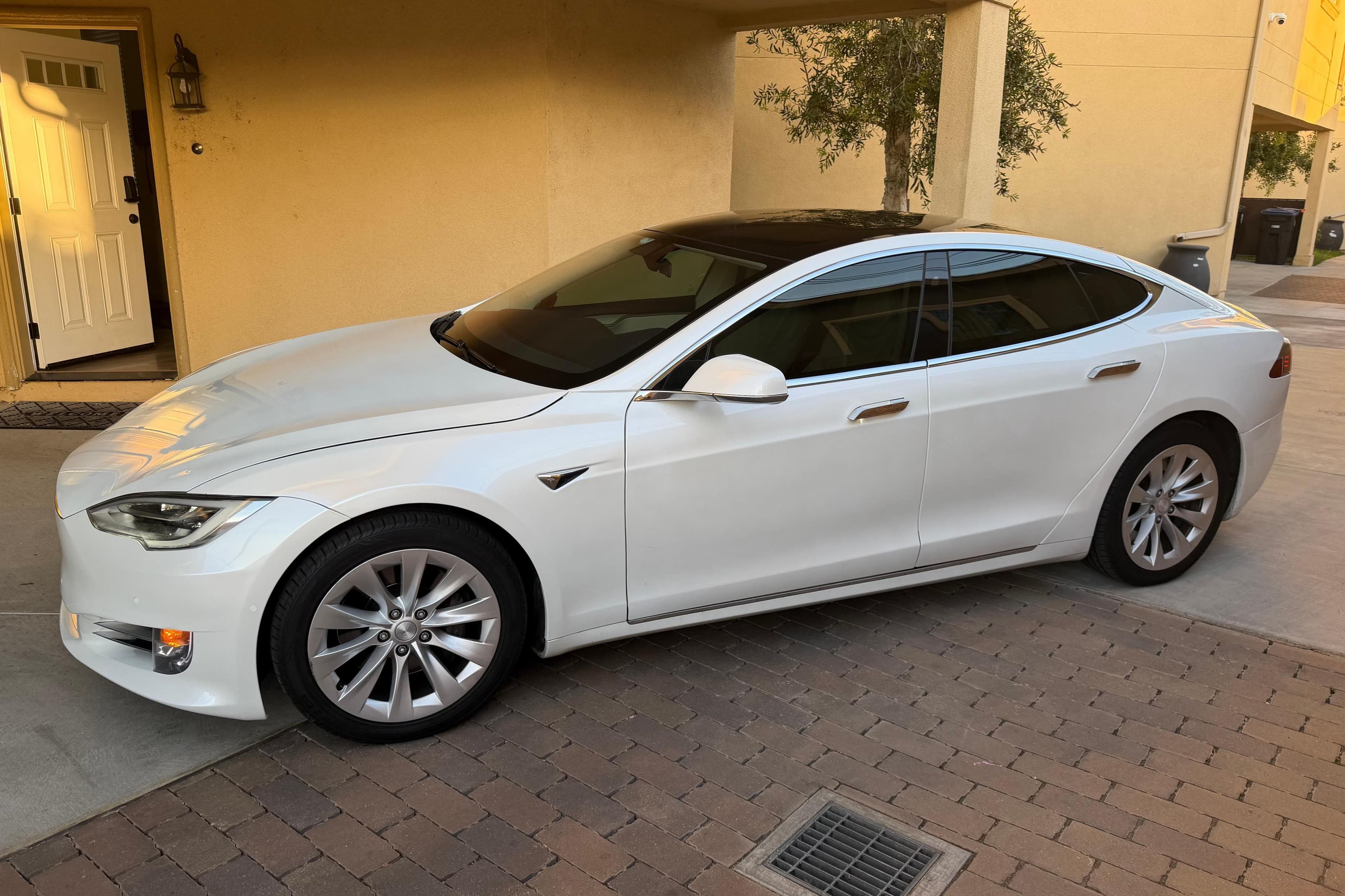 2019 Tesla Model S sold for $17,750