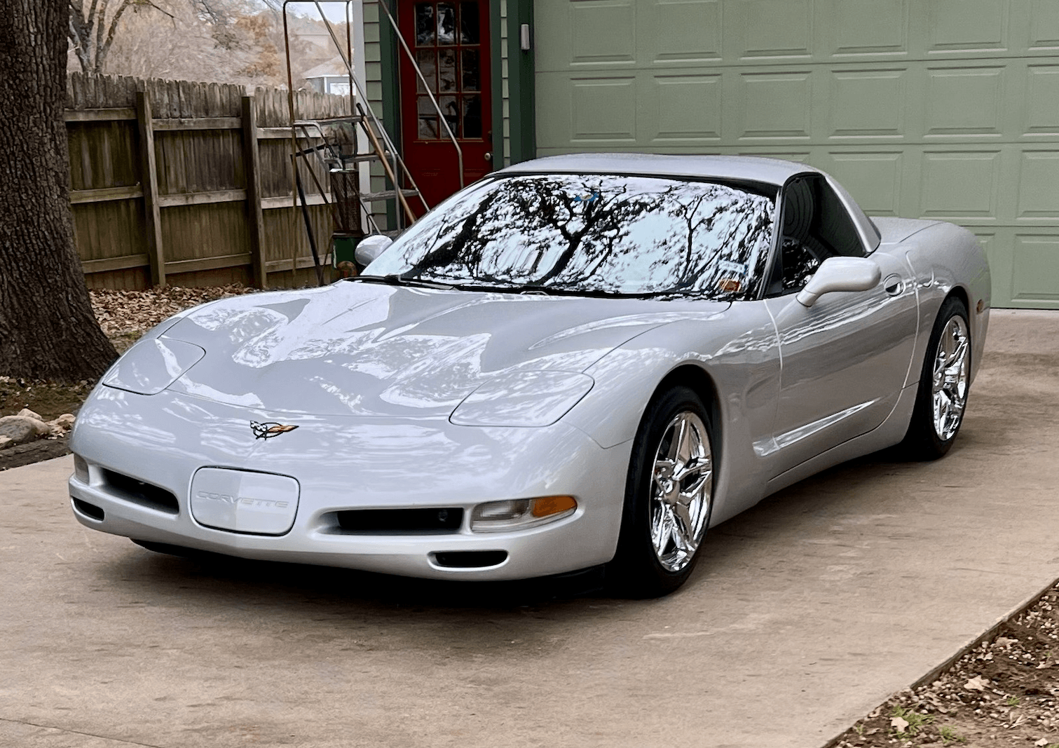1999 Chevrolet Corvette sold for $18,000