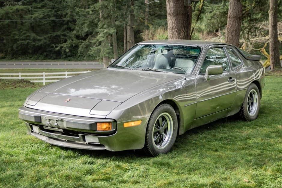 1984 Porsche 944 sold for $8,400
