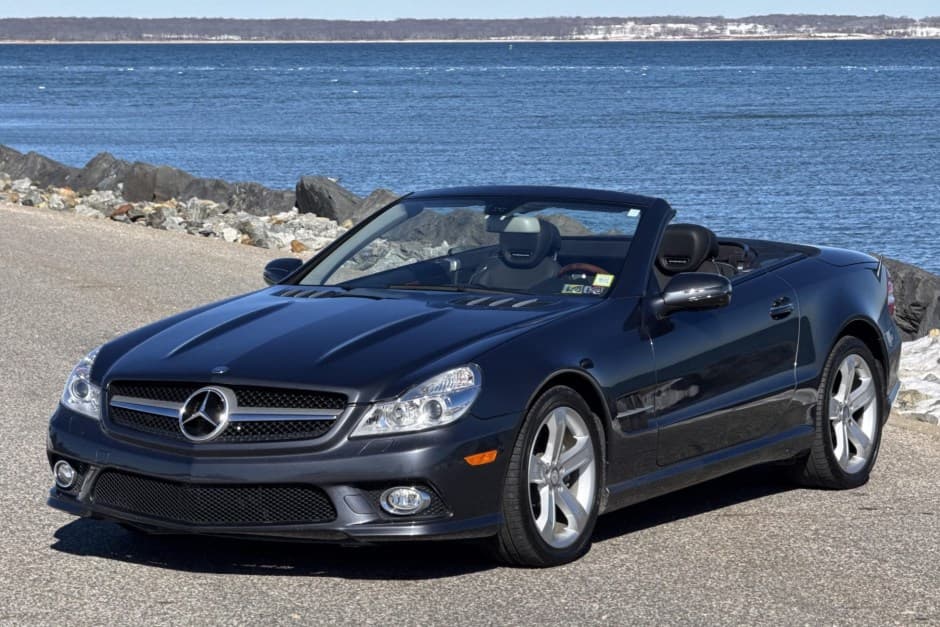 2009 Mercedes-Benz R230 SL sold for $28,000