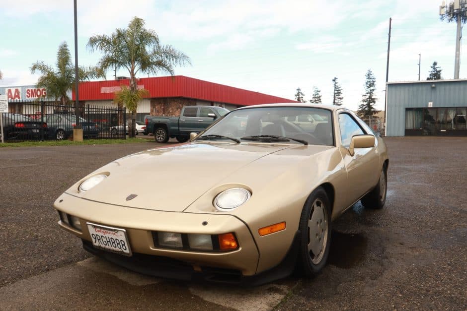 1984 Porsche 928 sold for $26,000