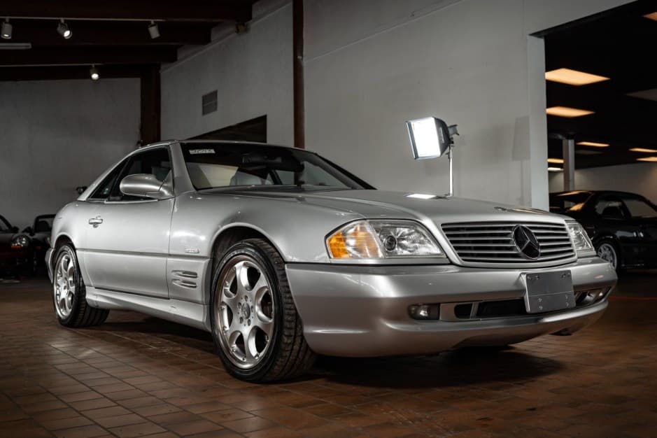 2002 Mercedes-Benz R129 SL sold for $29,001