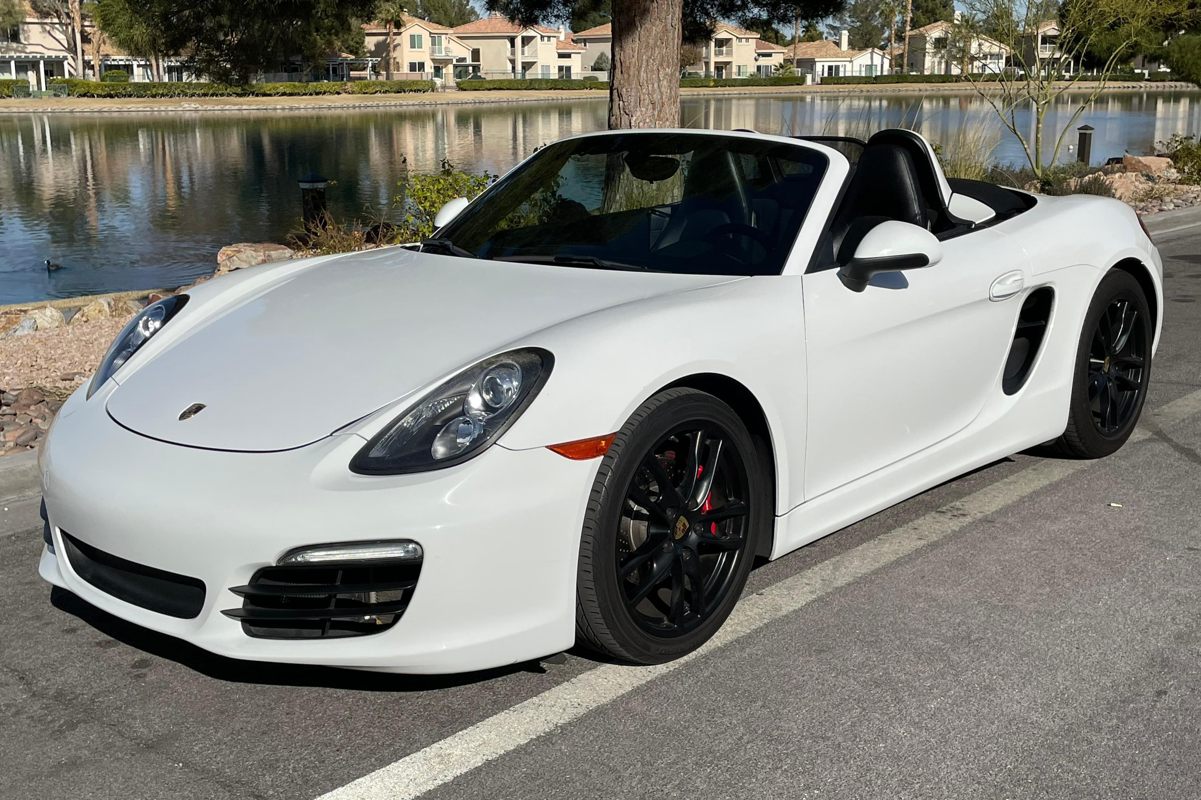 2014 Porsche 981 Boxster sold for $20,800