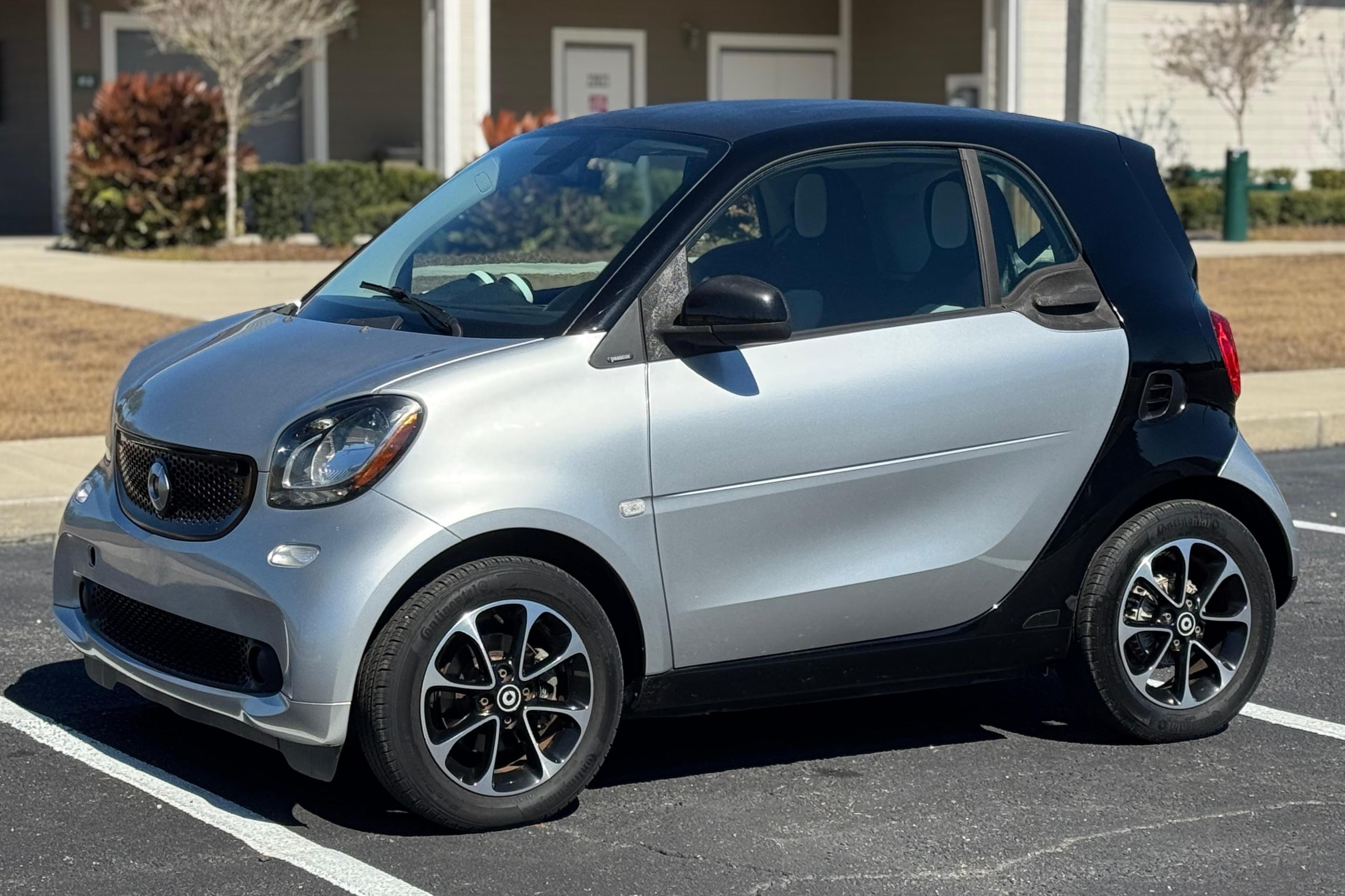 2016 Smart Fortwo sold for $13,500