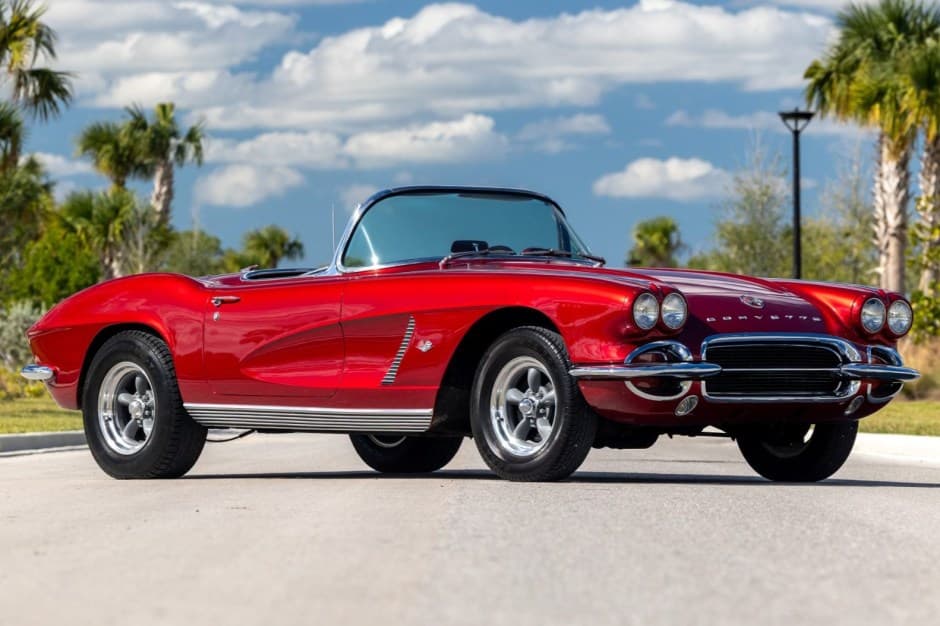 1962 Chevrolet Corvette C1 (1961-1962) sold for $61,500