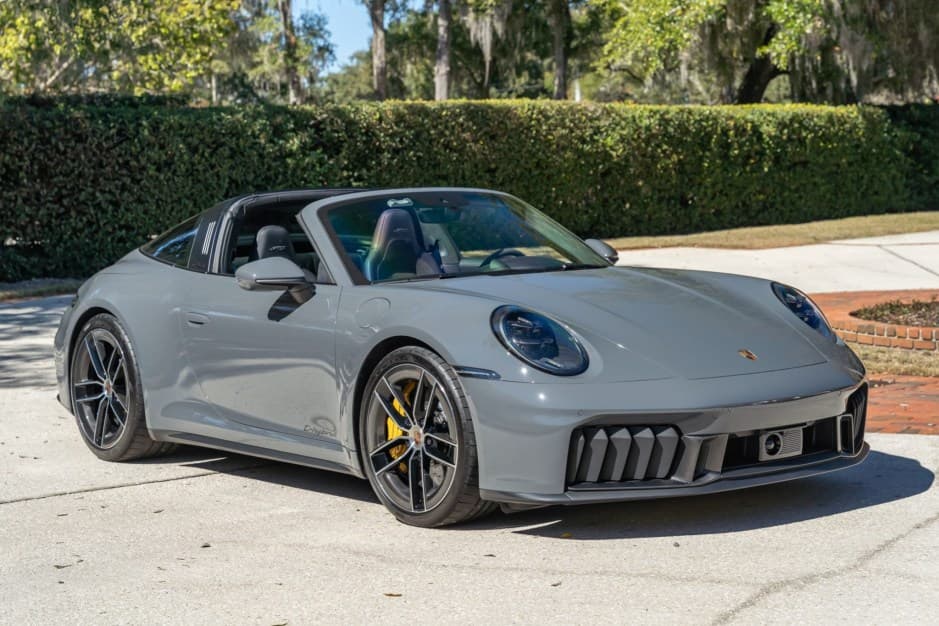 2025 Porsche 992 911 Targa 4 GTS sold for $206,000