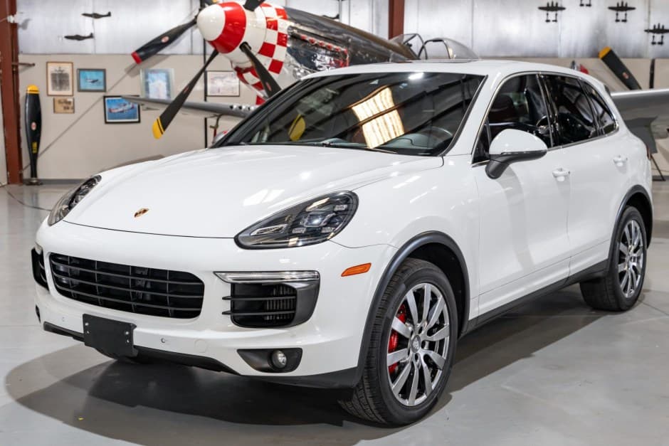 2015 Porsche 958 Cayenne (2011-2018) sold for $32,250