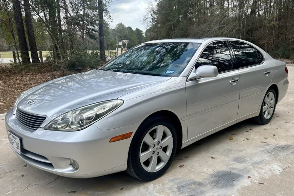 2005 Lexus ES sold for $9,300
