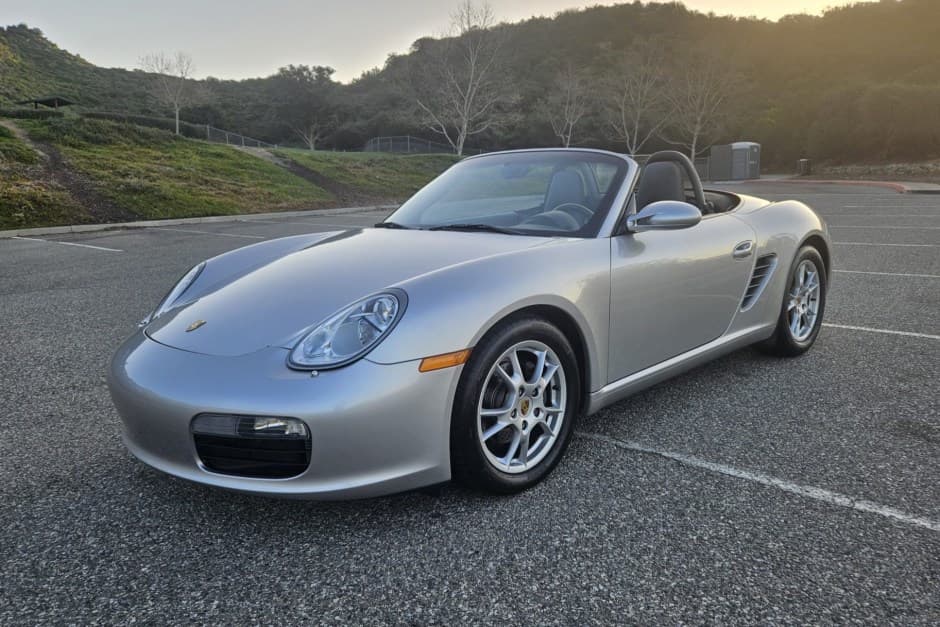 2006 Porsche 987 Boxster sold for $20,101