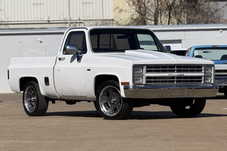 1985 Chevrolet C/K (1973-1991) sold for $12,250