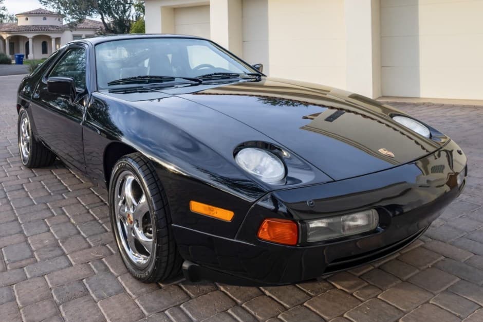 1988 Porsche 928 sold for $23,178