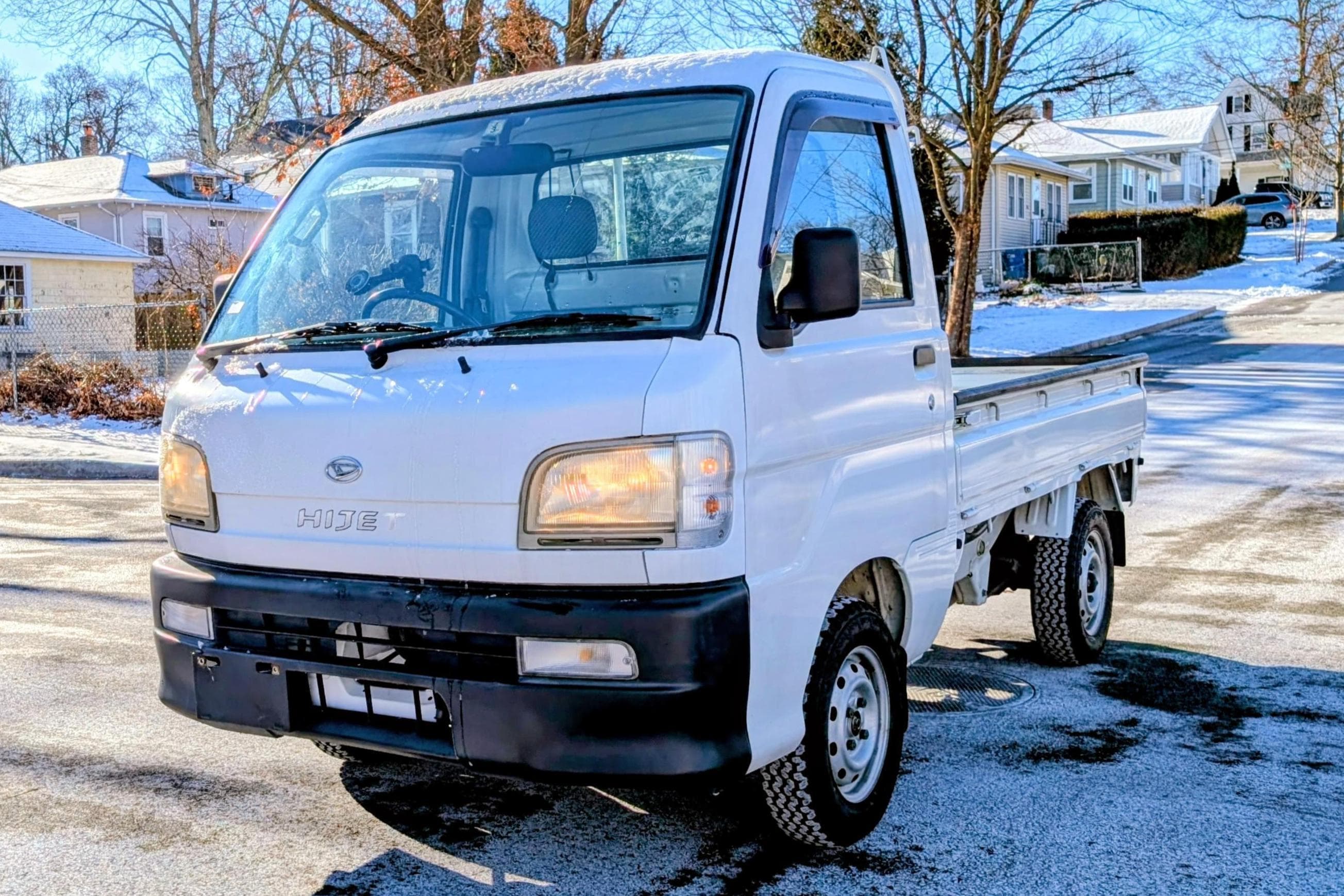 1999 Daihatsu Hijet sold for $8,781
