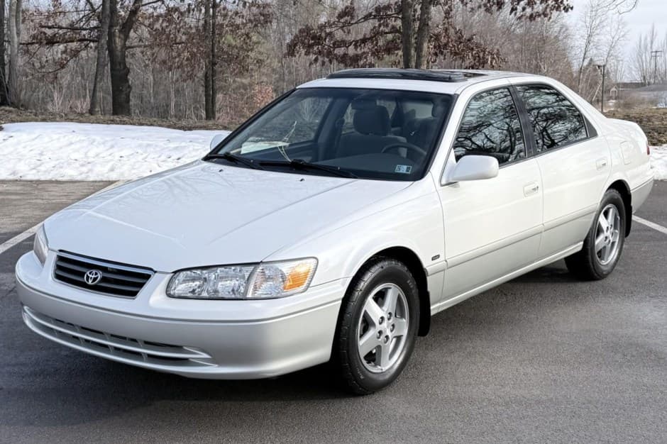 2001 Toyota Camry sold for $9,250