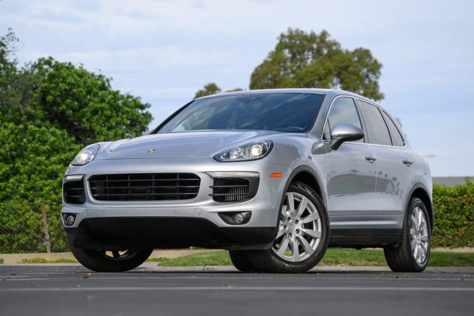 2015 Porsche 958 Cayenne (2011-2018) sold for $23,000