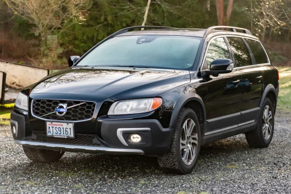 2015 Volvo XC70 sold for $9,700