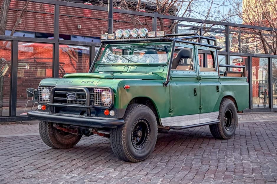 1969 Land Rover Series 109 sold for $7,200
