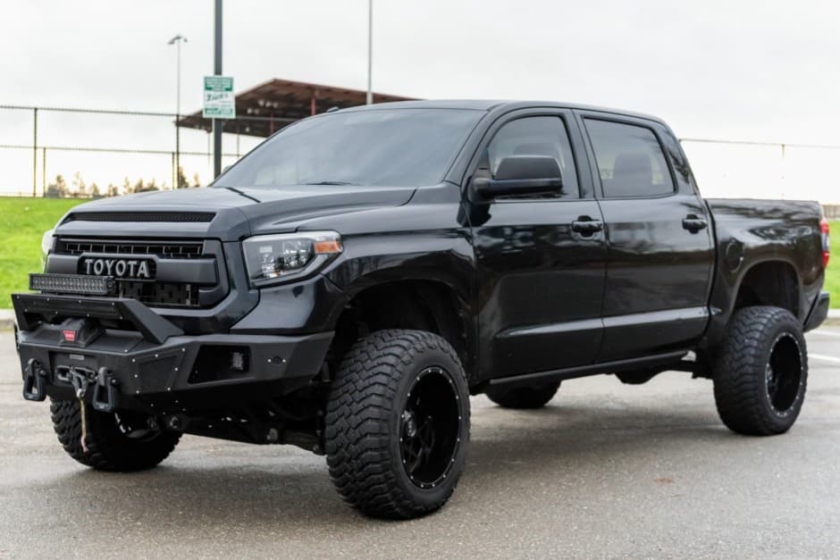 2017 Toyota Tundra (XK50 2007-2021) sold for $33,000