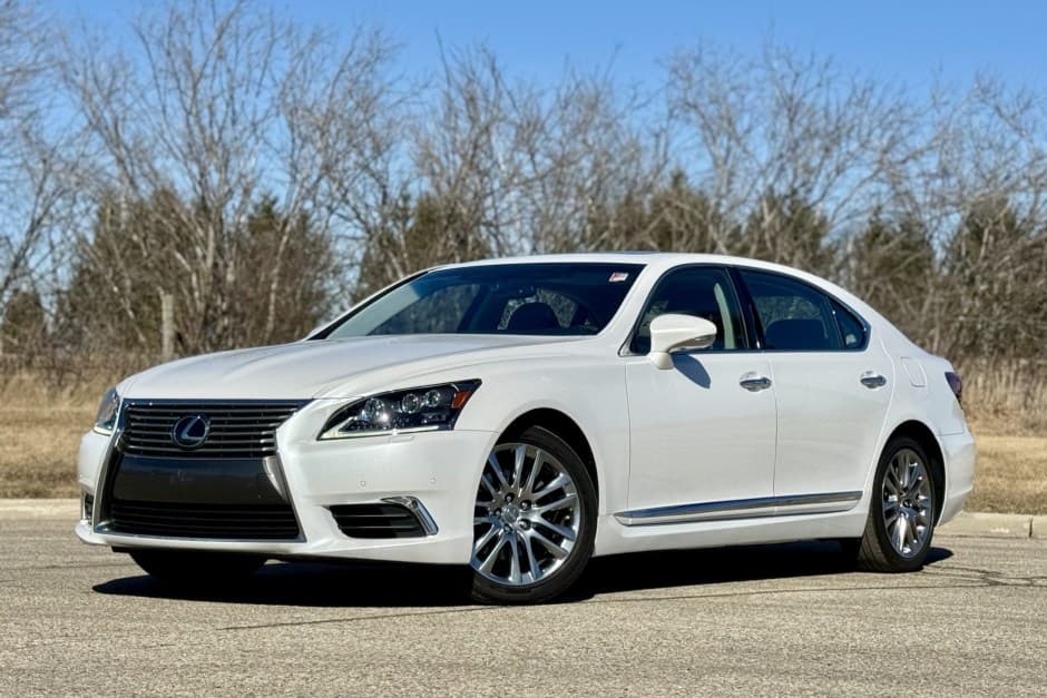 2017 Lexus LS Sedan sold for $42,500