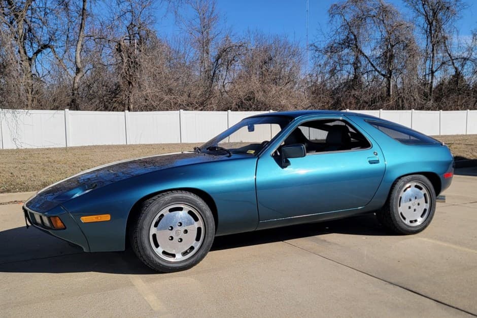 1980 Porsche 928 sold for $35,500