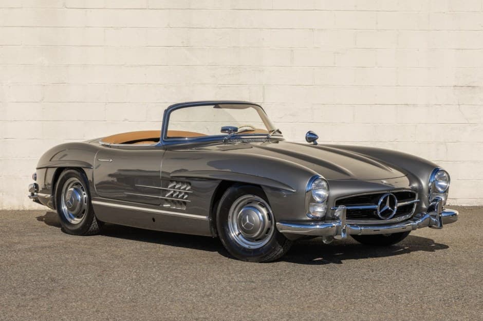 1960 Mercedes-Benz 300SL Gullwing & Roadster sold for $1,201,000