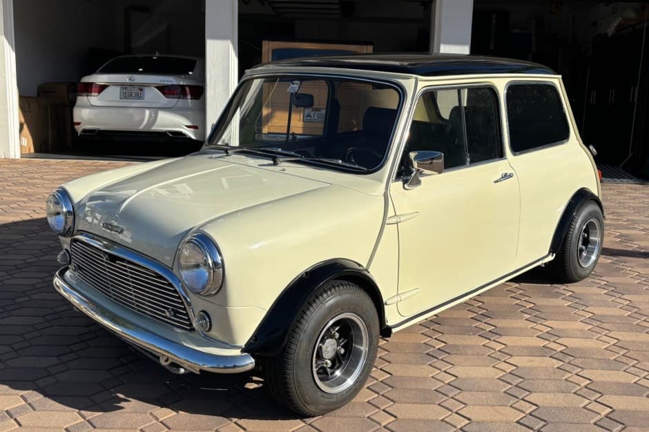 1964 Mini Mk I & Mk II sold for $19,250