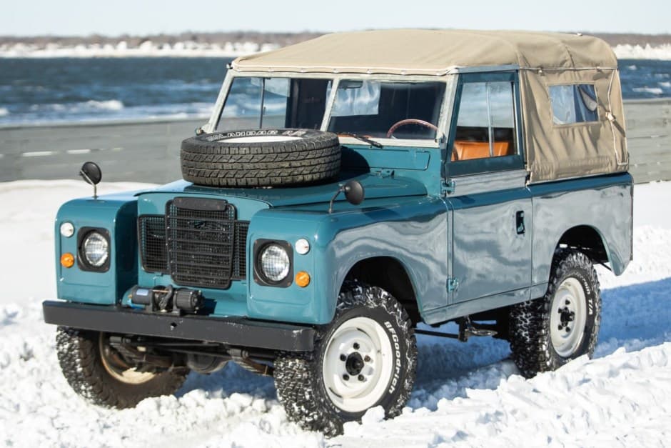 1970 Land Rover Series 88 sold for $29,500