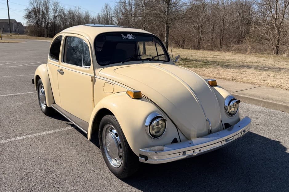 1976 Volkswagen Beetle (1958-1979) sold for $3,400