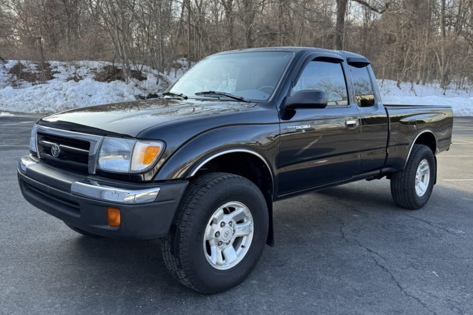 2000 Toyota Tacoma (N1X0 1995-2005) sold for $23,750