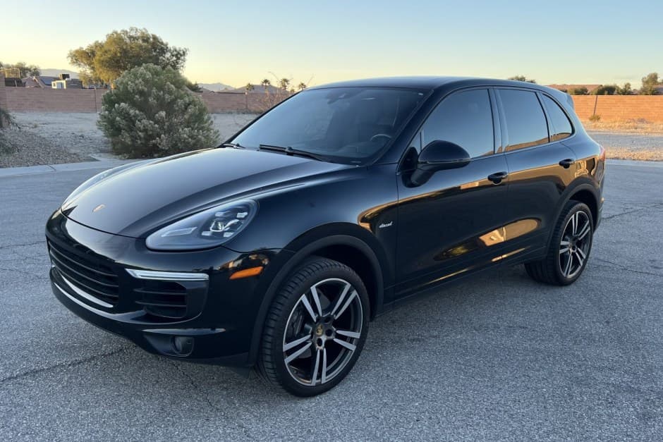2015 Porsche 958 Cayenne (2011-2018) sold for $20,755