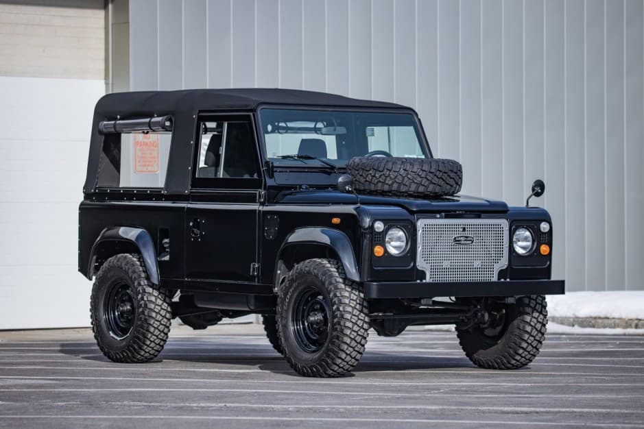 1986 Land Rover 90 / Defender 90 (Euro Spec) sold for $36,000