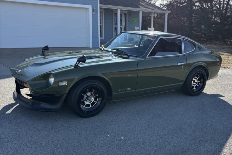 1977 Datsun 280Z sold for $17,000